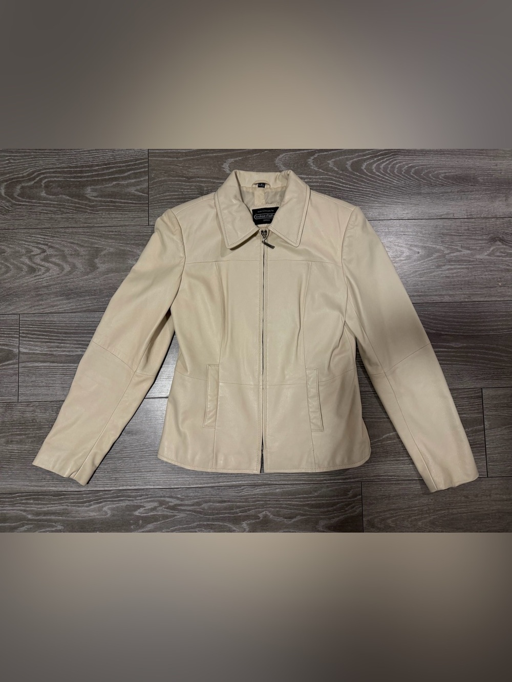Boutique of Leathers - Cream Leather Zip-Front Women's Jacket